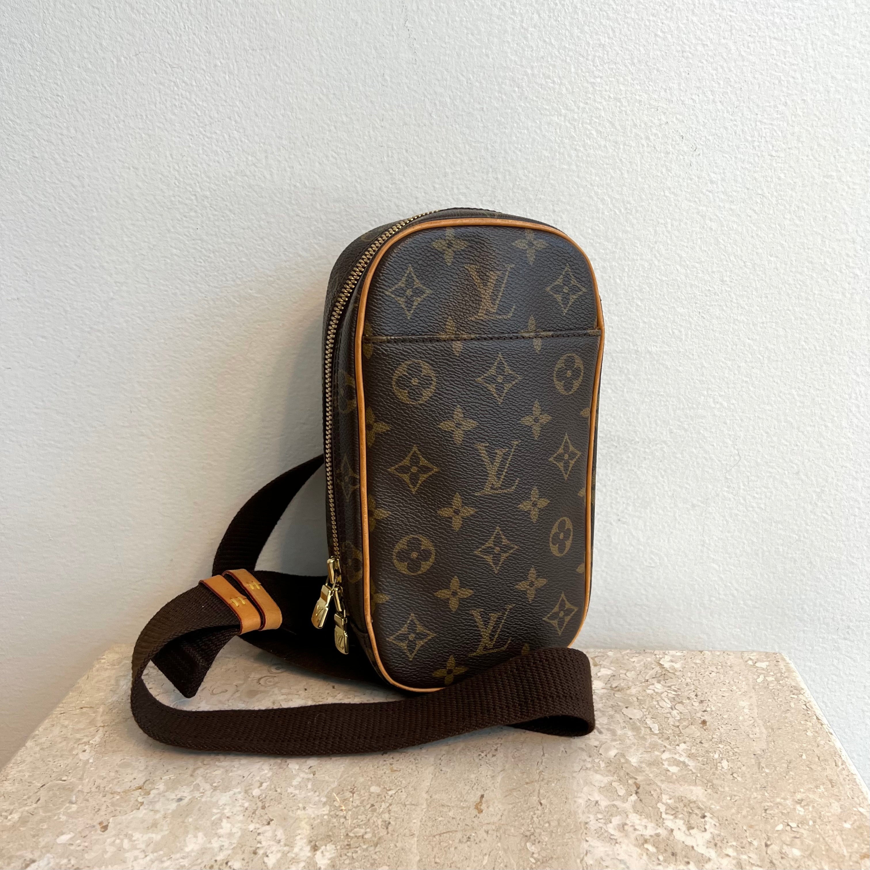 Pouches Collection for Men  LOUIS VUITTON