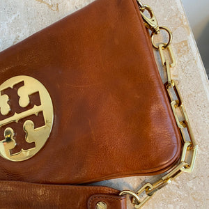 Authentic TORY BURCH Reva Brown/Cognac Clutch on Chain – Valamode