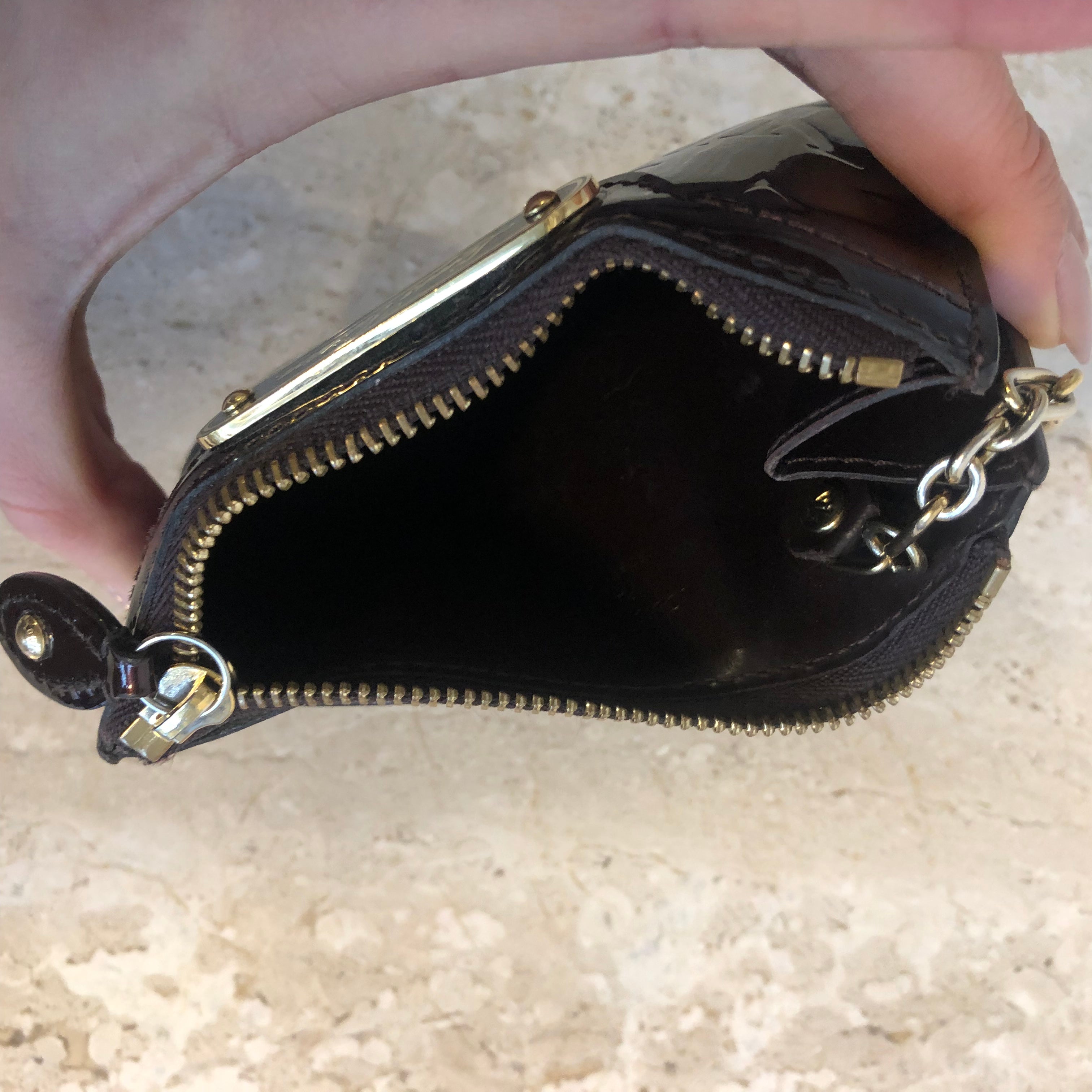 The Louis Vuitton Key Pouch/Cles: what fits and how to use it