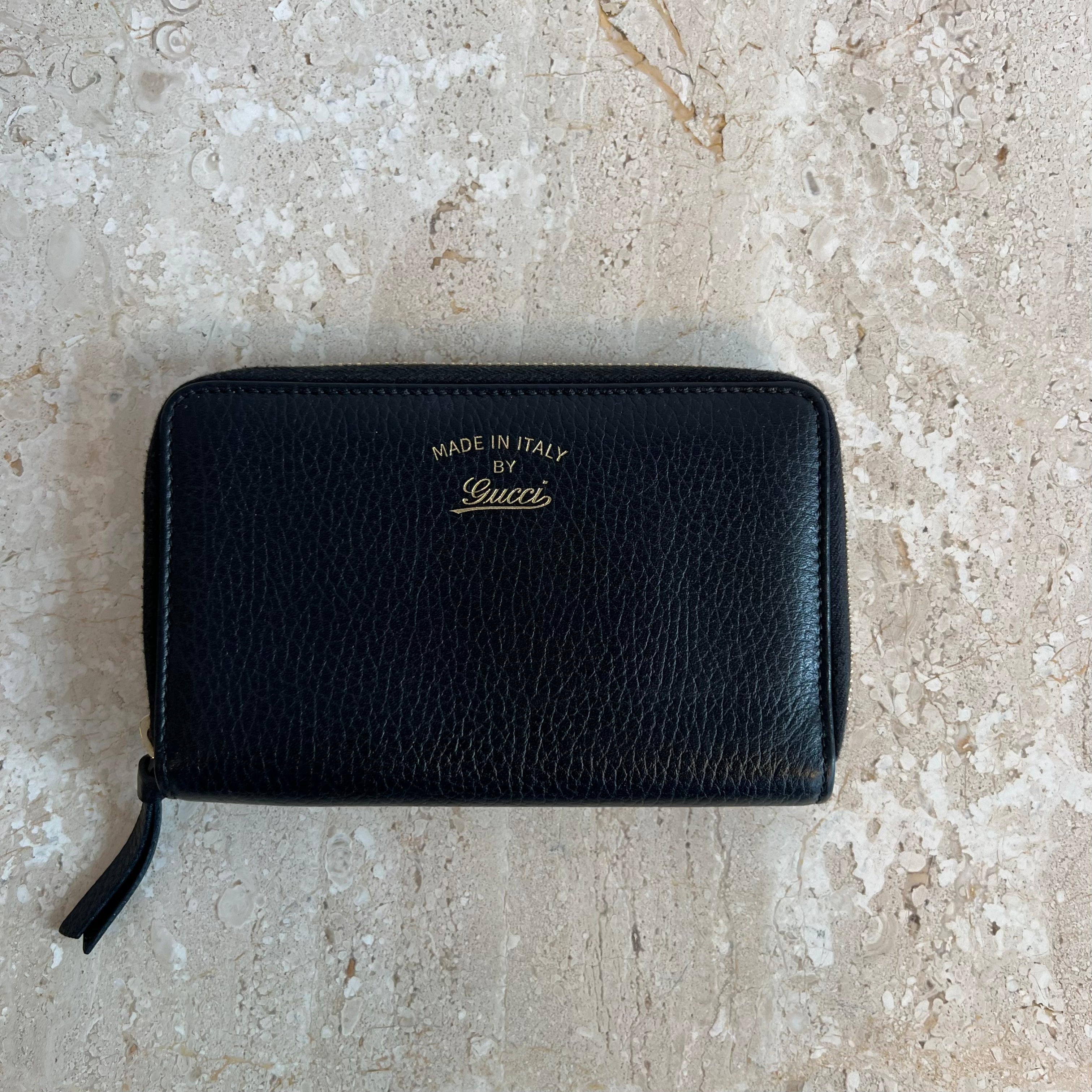 ligning fange Fremkald Authentic GUCCI Black Leather Swing Compact Zip Around Wallet – Valamode