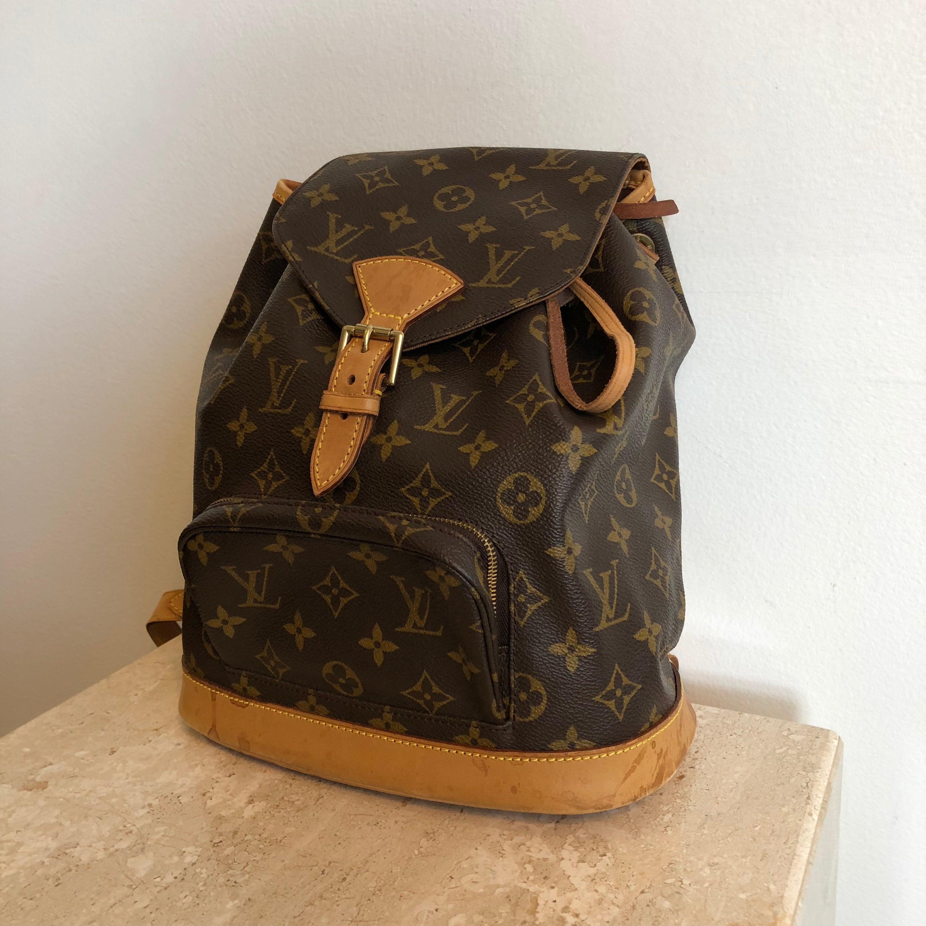 Louis Vuitton MONTSOURIS Backpack, PM vs MM comparison