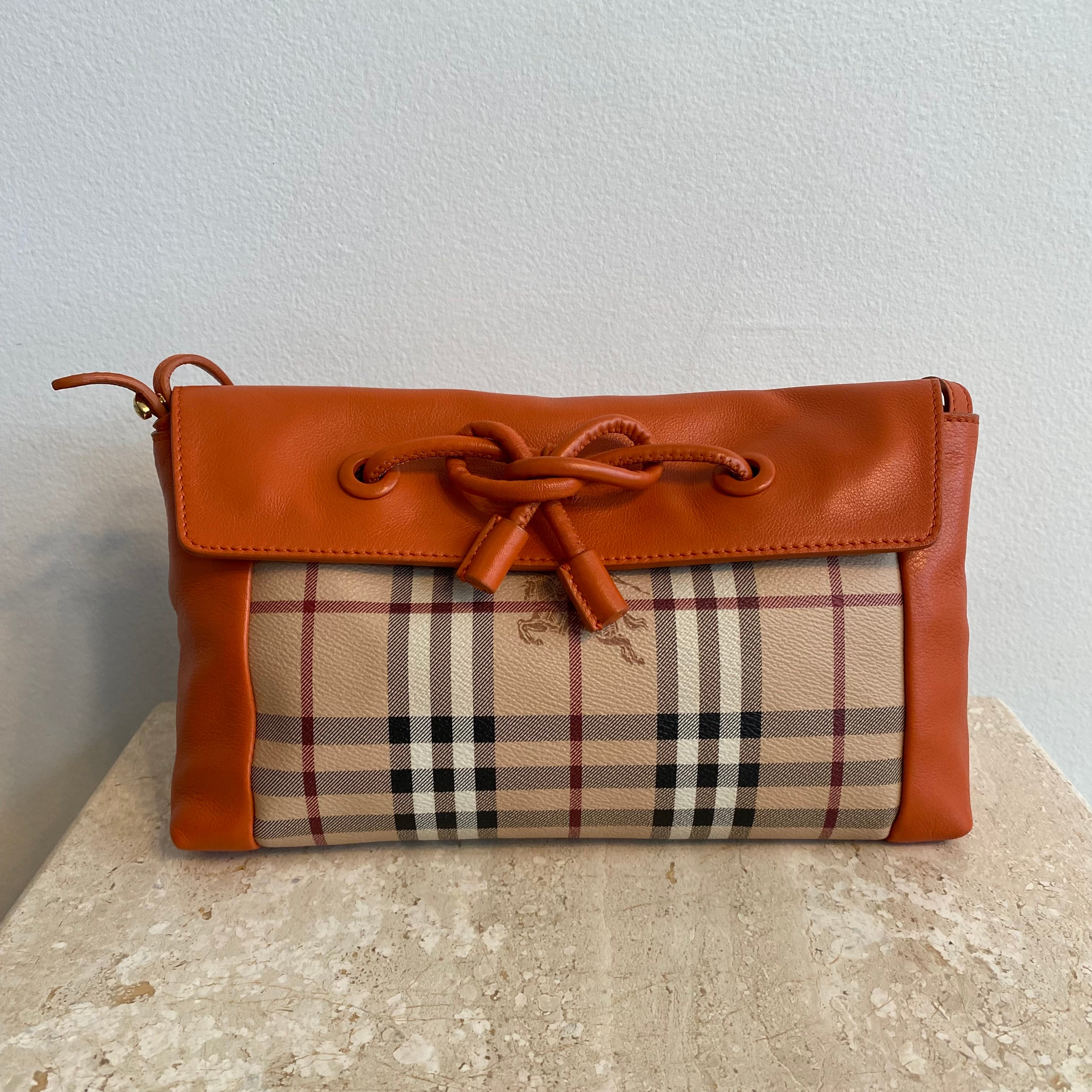 Authentic BURBERRY Small Haymarket Knots Leah Clutch Bag – Valamode