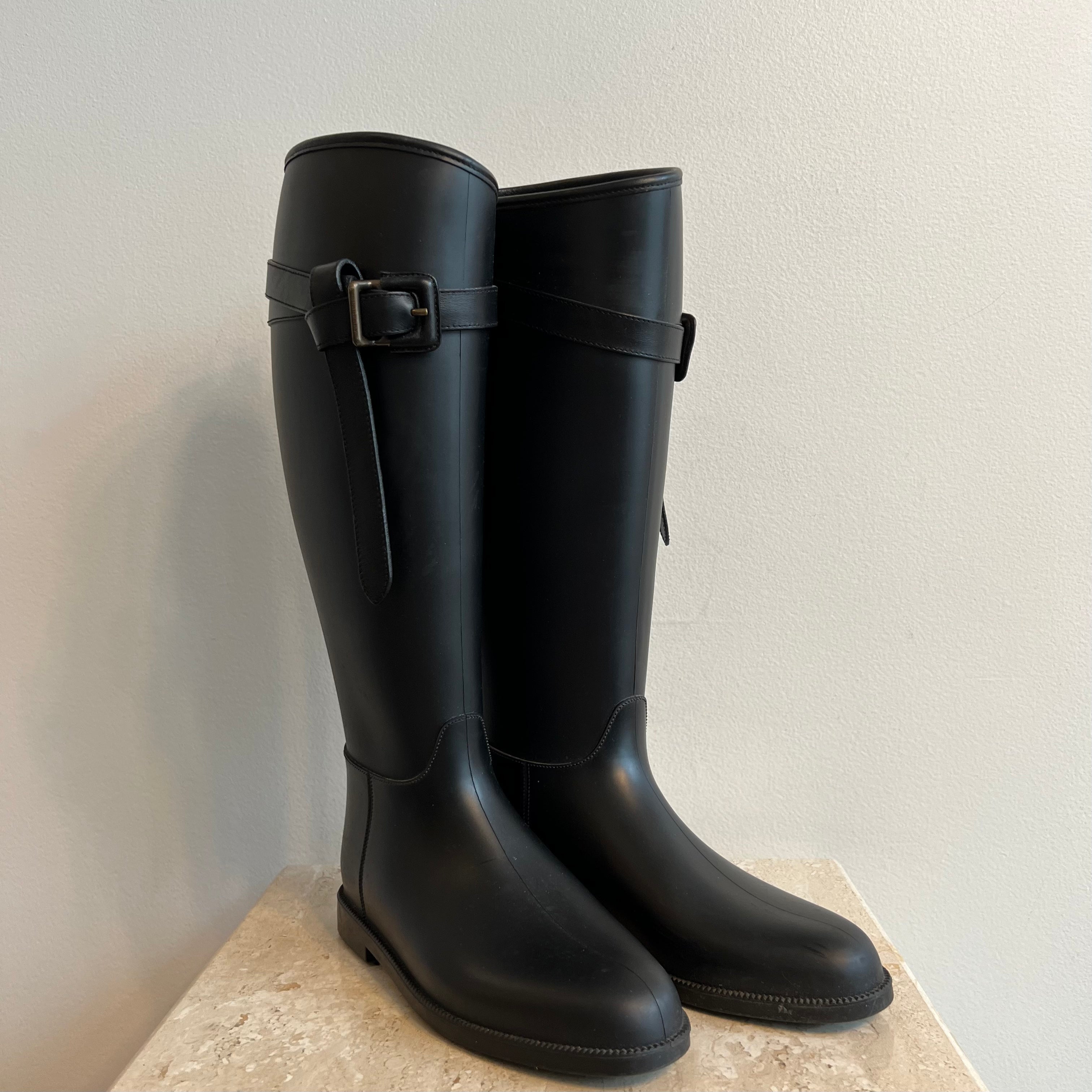 Authentic BURBERRY Black Rubber Boots - Size 38 – Valamode