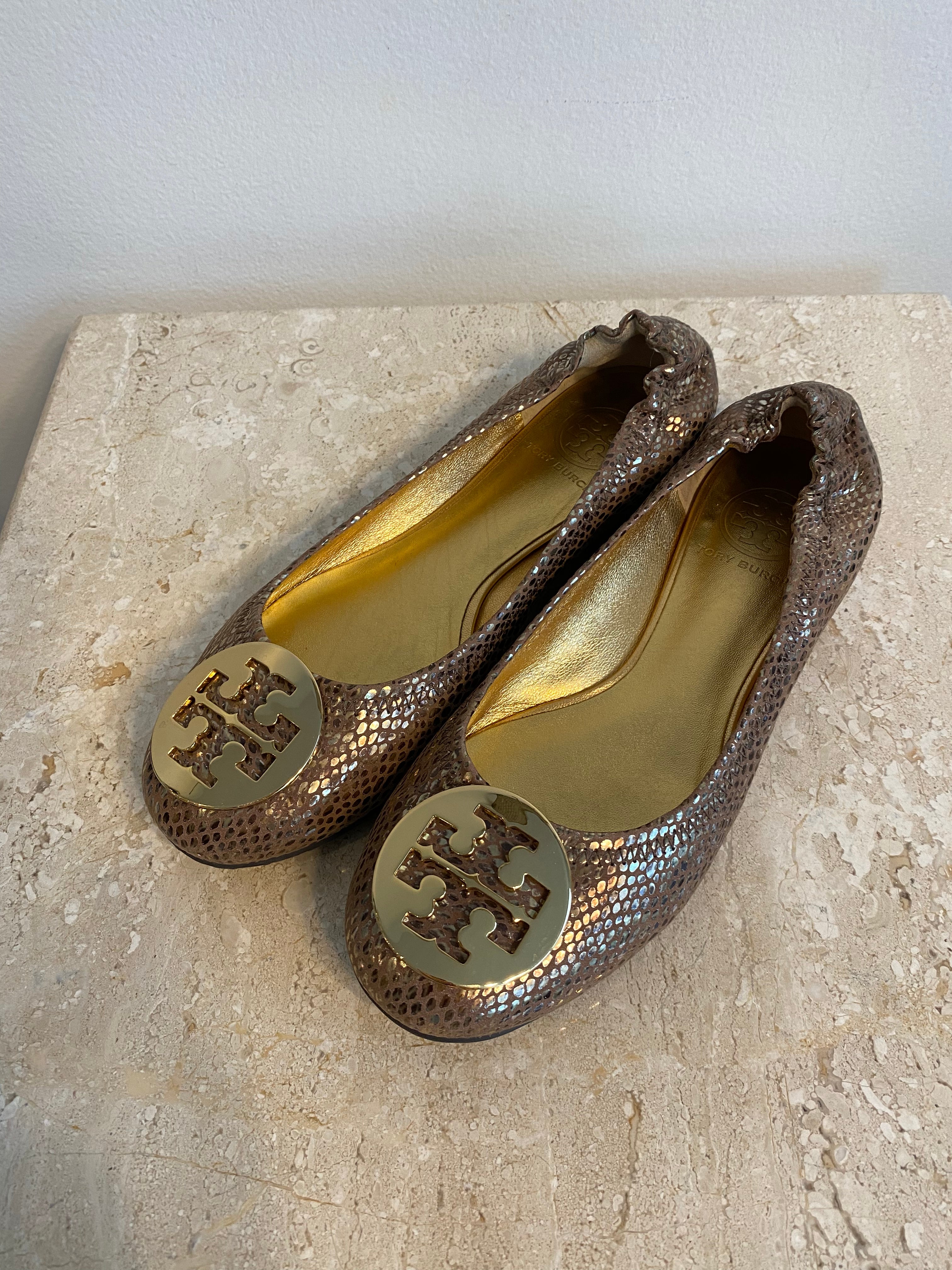Authentic TORY BURCH Reva Plated Snake Print Ballerina Flats - Size 6 –  Valamode