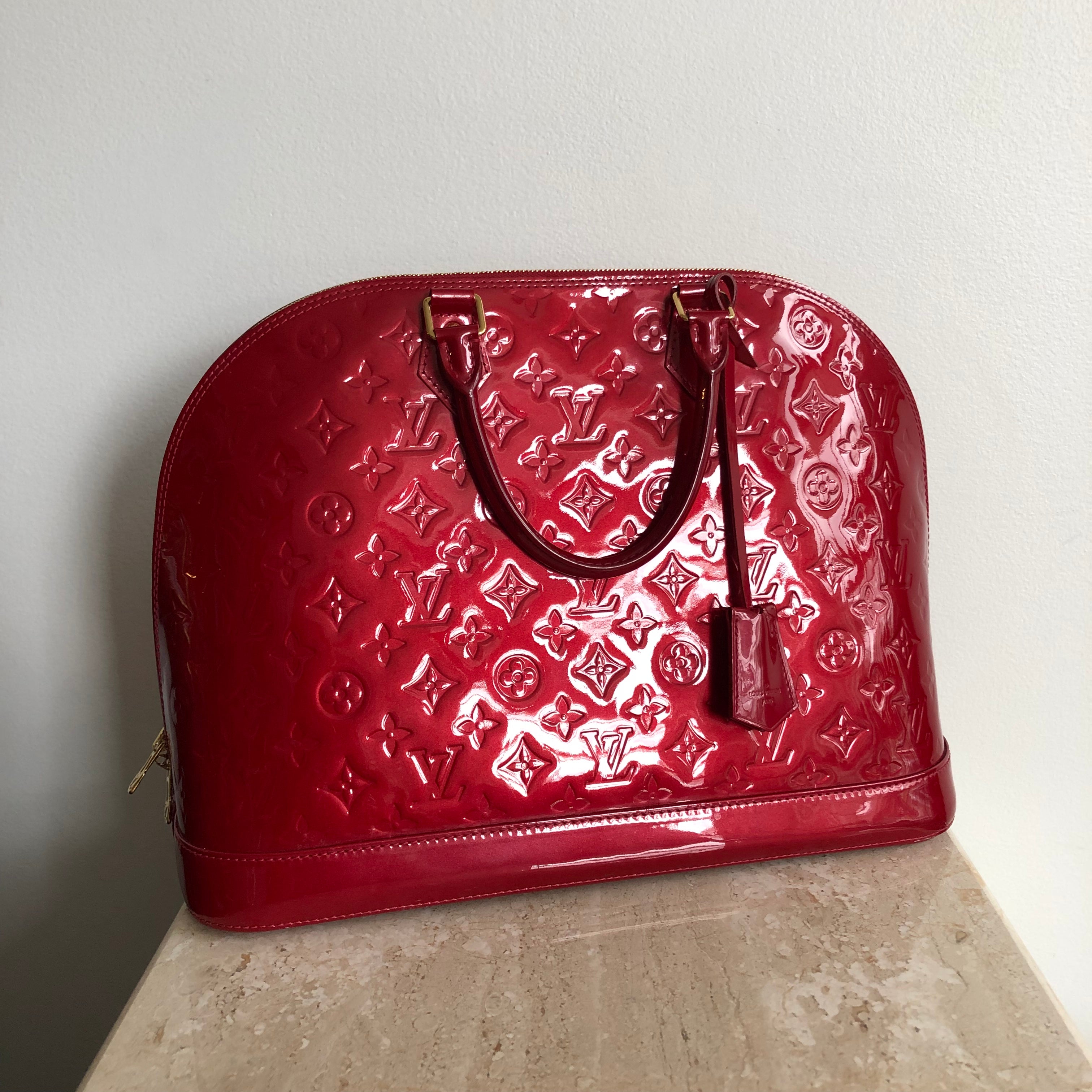 Louis Vuitton Pomme D'amour Monogram Vernis Alma MM Bag For Sale at 1stDibs