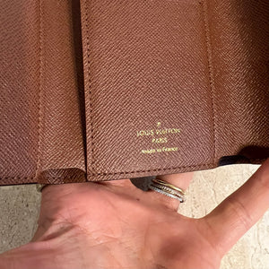 Noticed this loose/unravelled thread along the stitching on Victorine Wallet,  normal wear or should I take it in store? : r/Louisvuitton