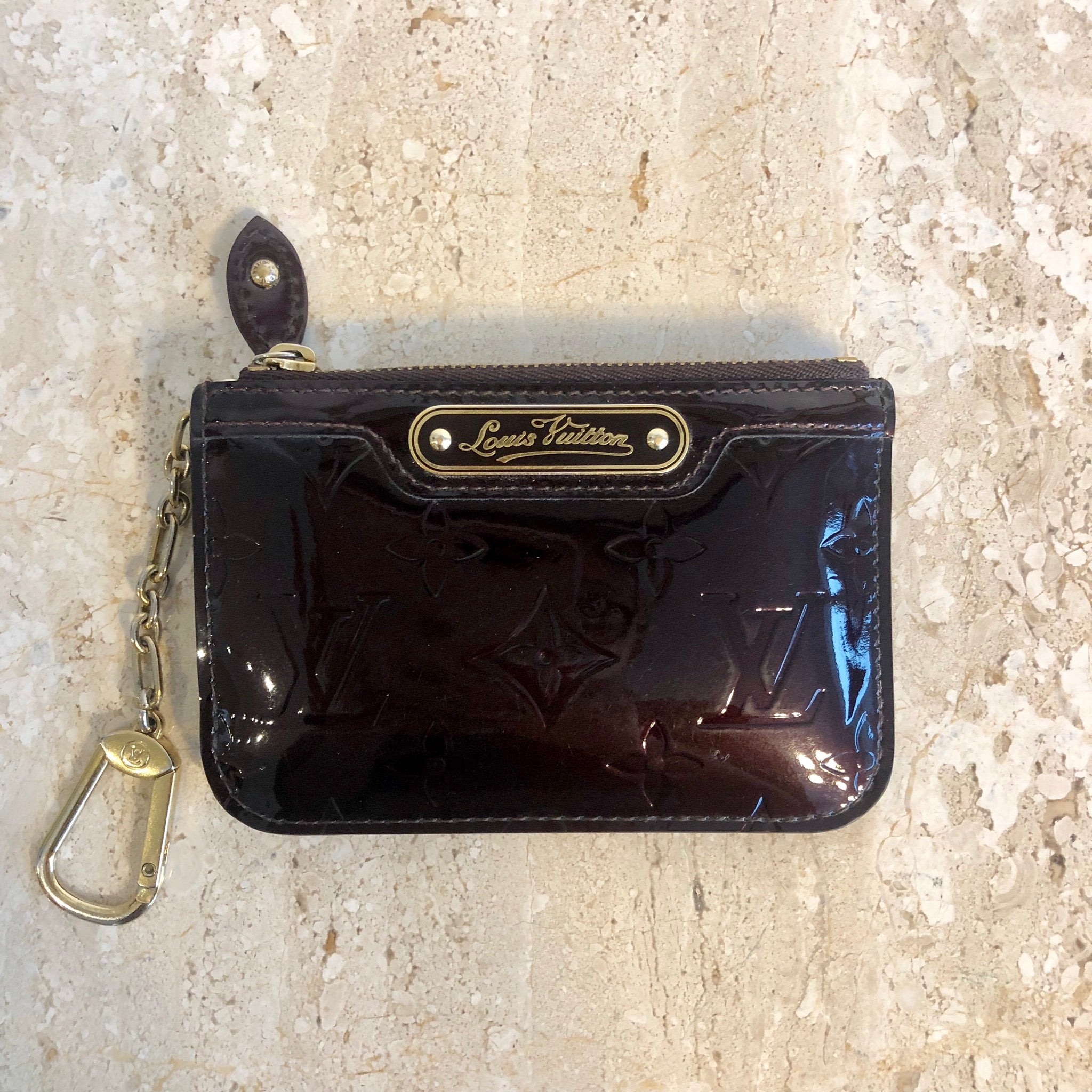 Authentic LOUIS VUITTON Vernis Amarante Key Pouch – Valamode