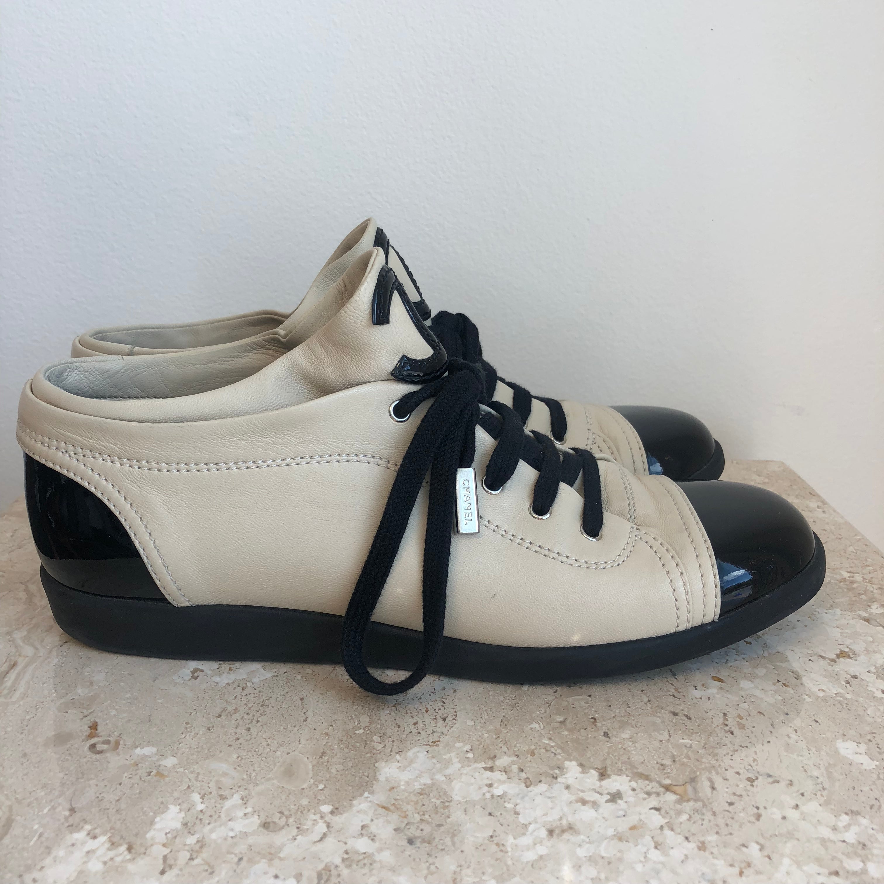 Lace ups Chanel Black size 37 EU in Polyester  33494101