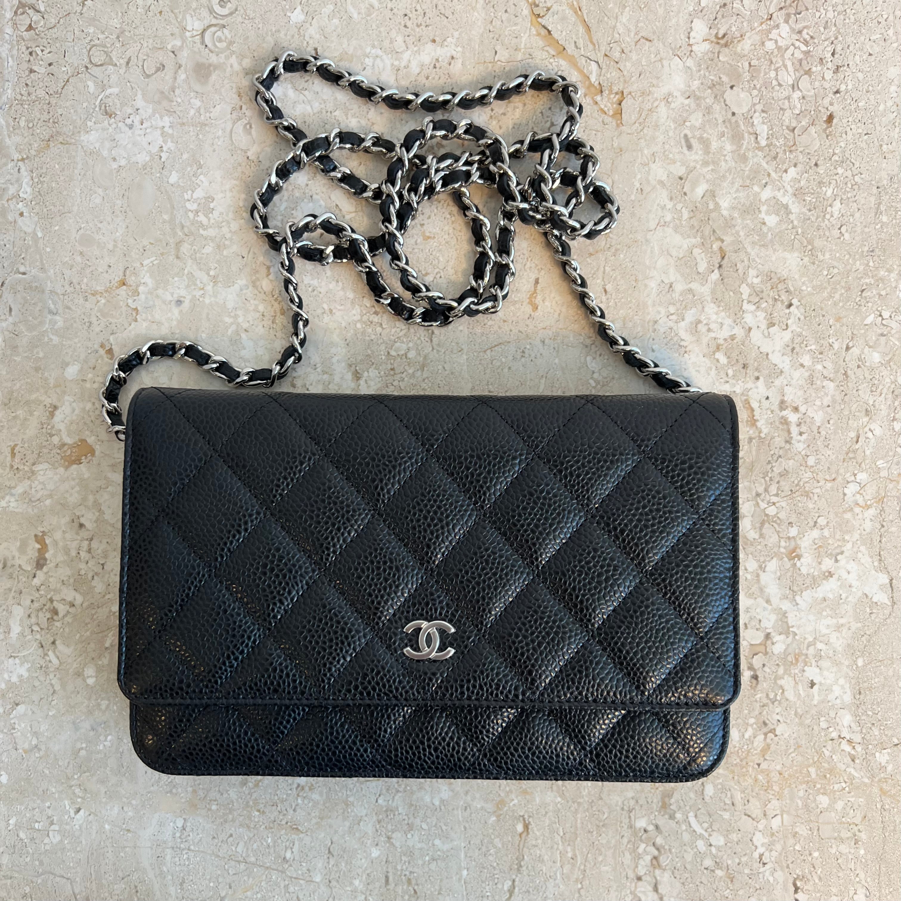 Wallet on chain leather mini bag Chanel Black in Leather  27553560