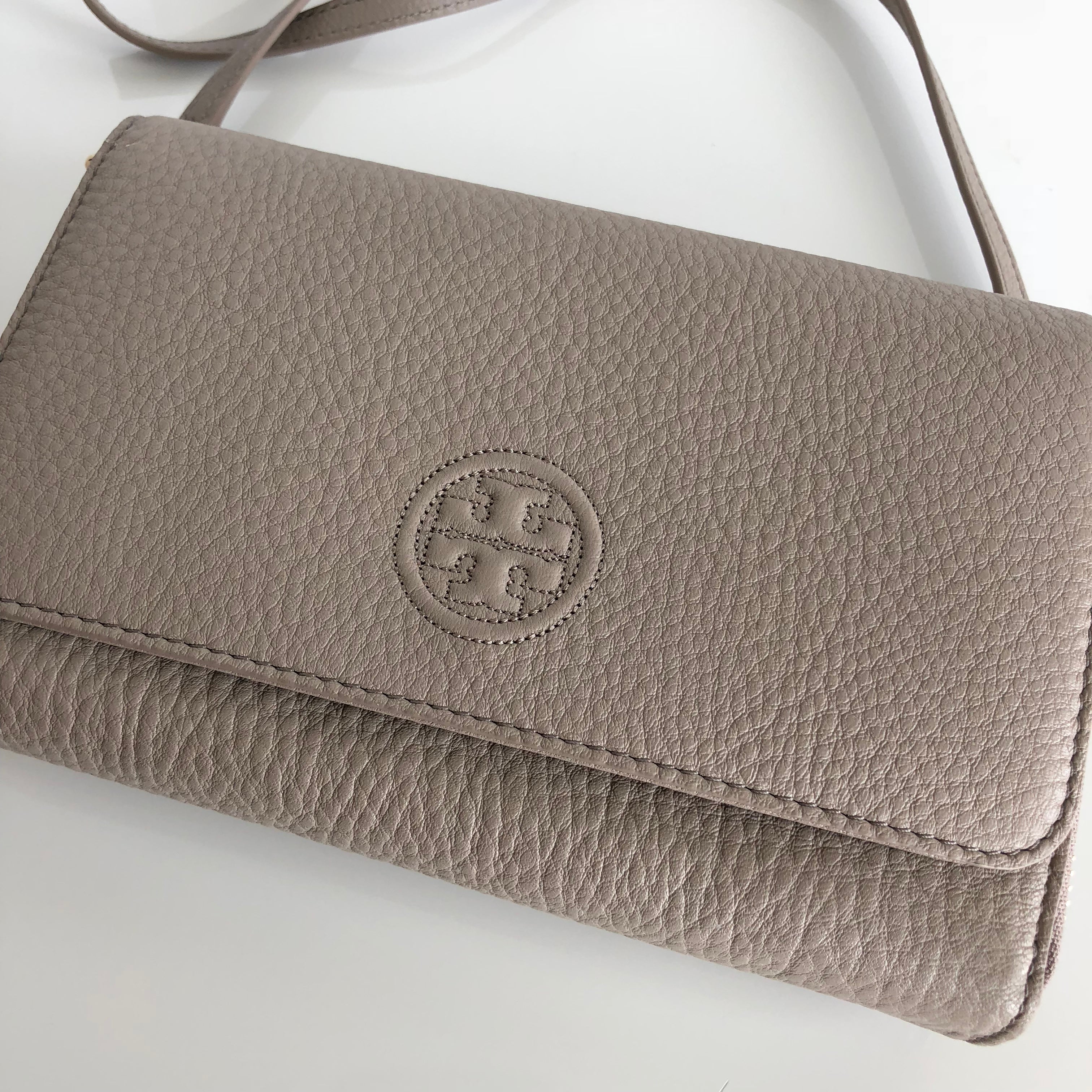 Authentic TORY BURCH Bombe Flat Wallet Crossbody – Valamode