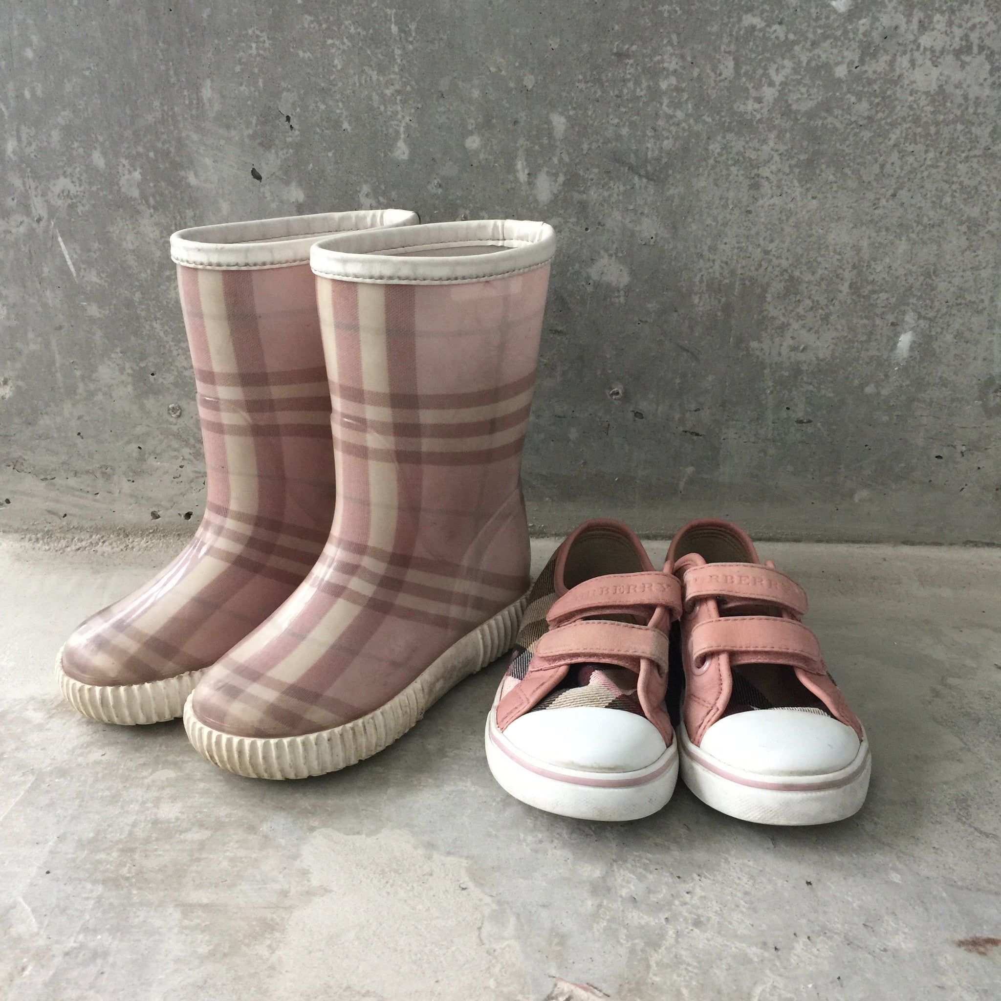 Authentic BURBERRY Size 28 Girl Boots & Runners – Valamode