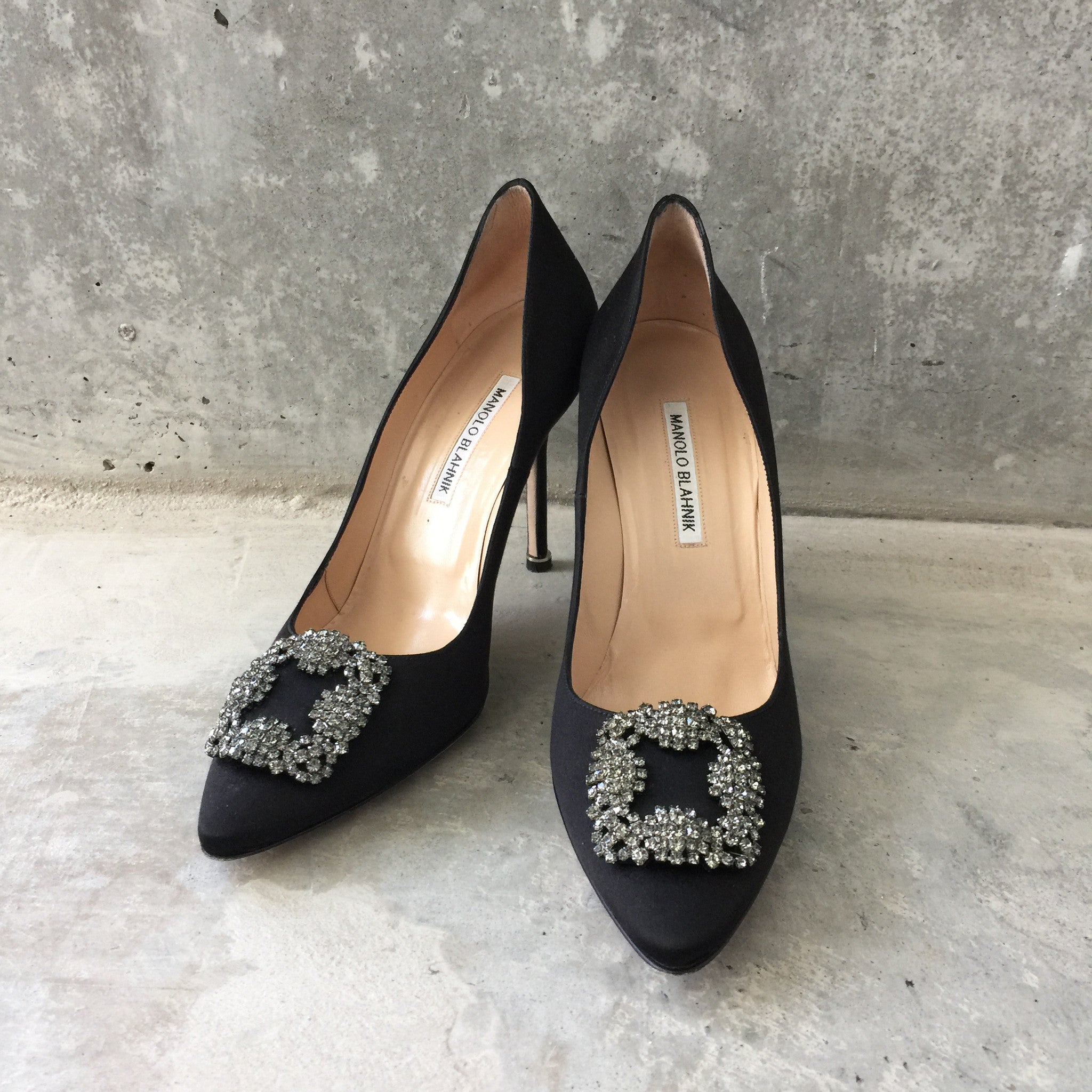 manolo blahnik black satin