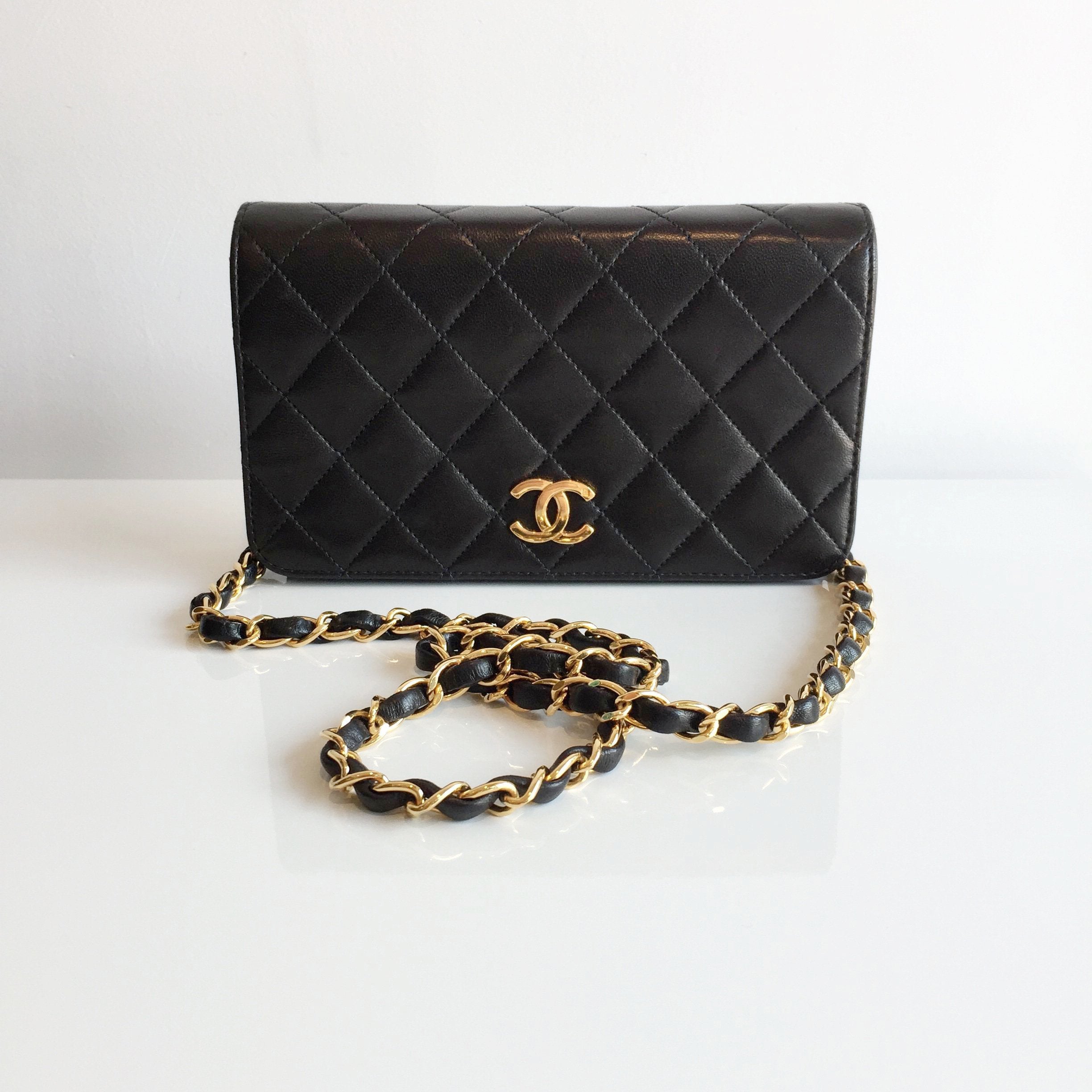 Authentic CHANEL Vintage Small Clutch with Chain – Valamode