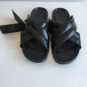 burberry flip flops mens