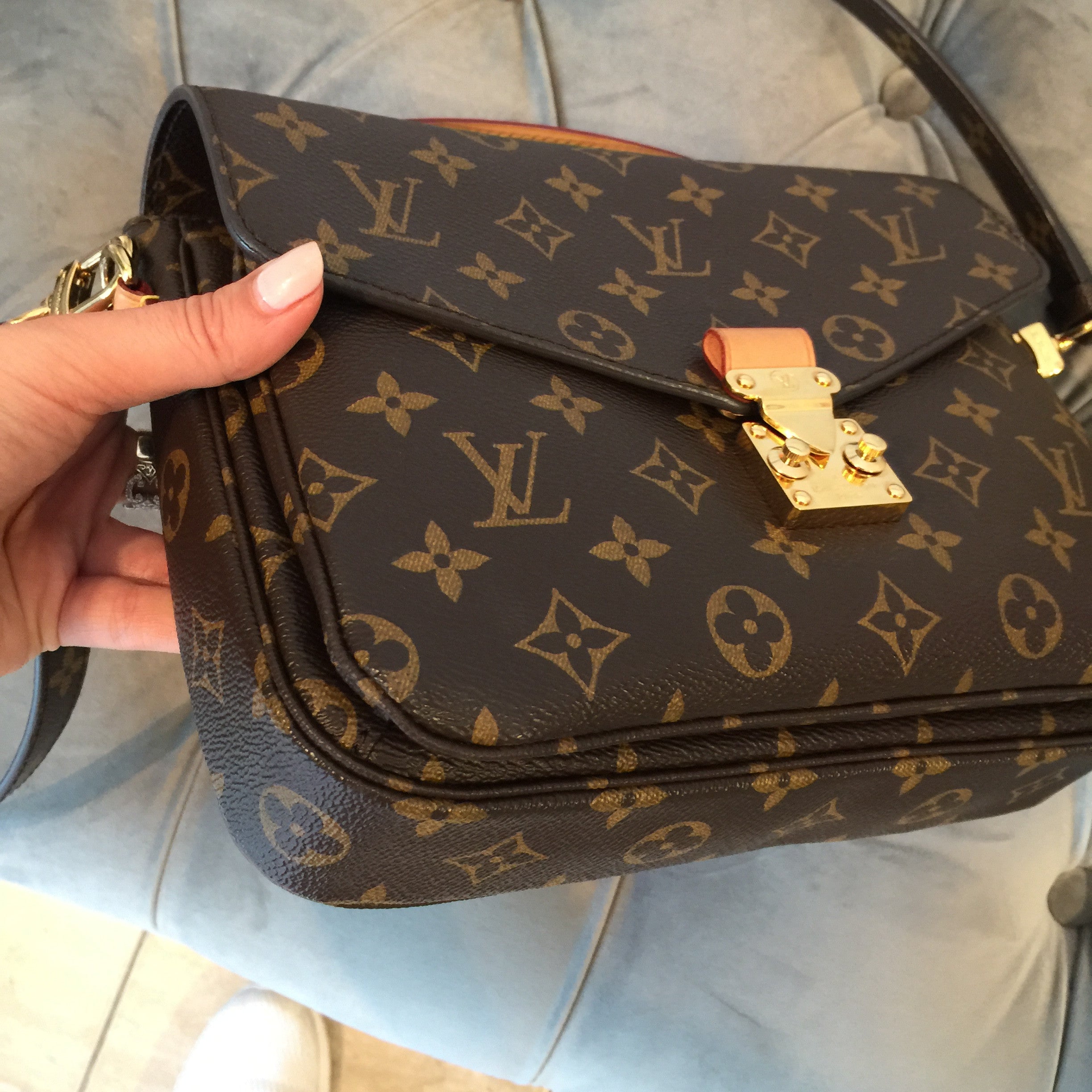 Authentic LOUIS VUITTON Pochette Metis – Valamode