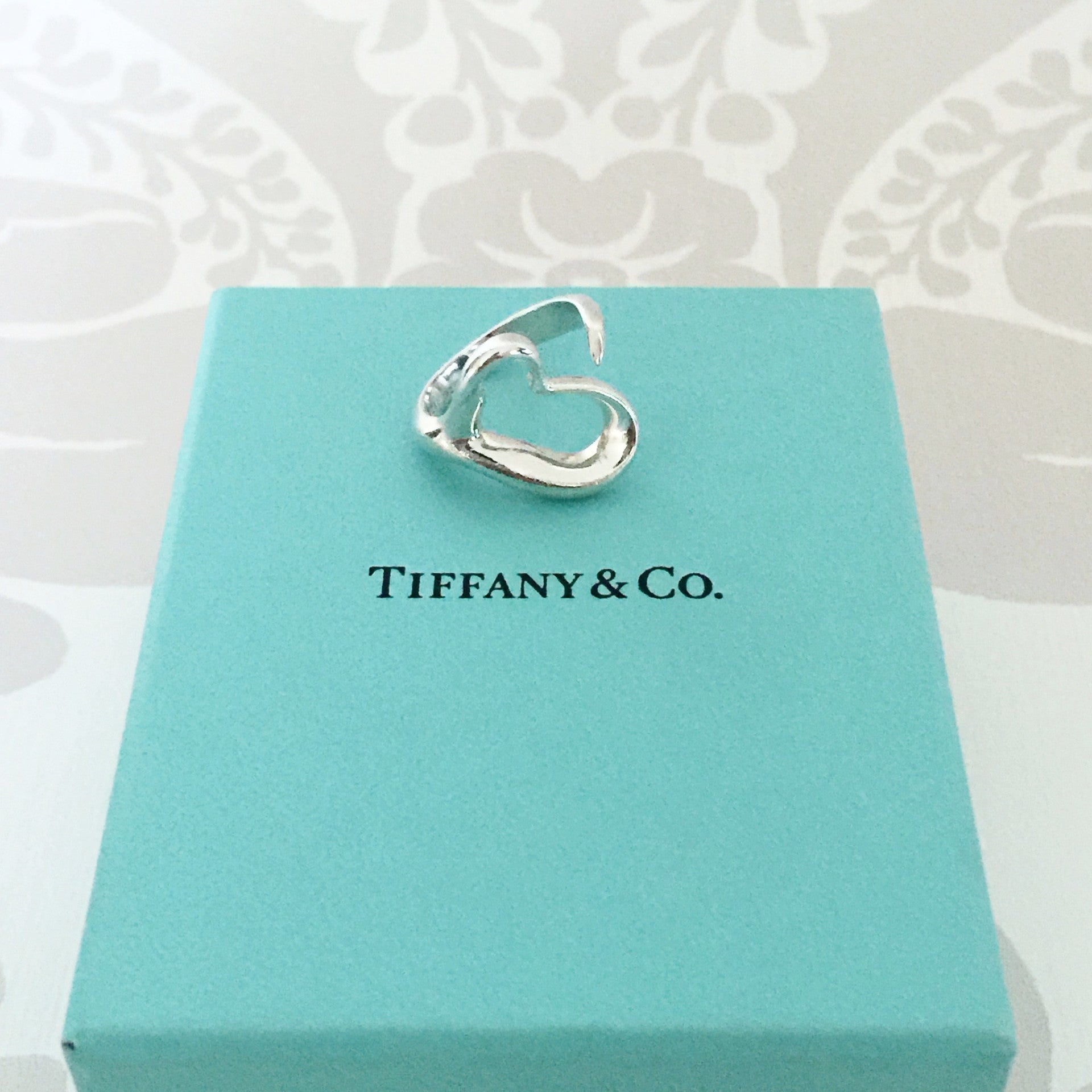 tiffany & co elsa peretti open heart key ring