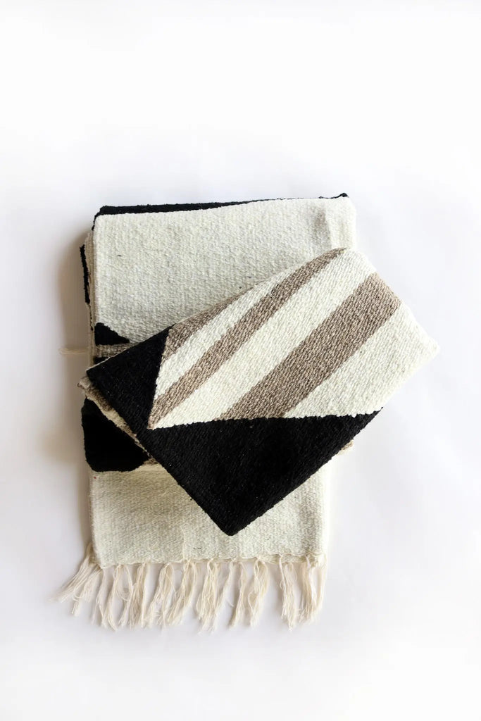 * Nomad // Handwoven Blanket – ALDIA