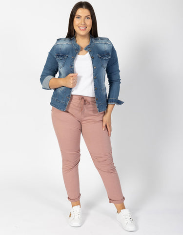 What Clothes are Flattering for Plus Size?