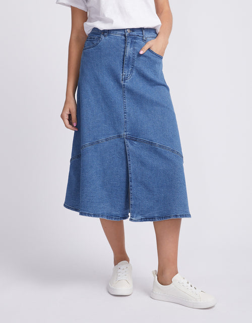 betty-basics-everly-denim-skirt-mid-denim-blue-womens-clothing