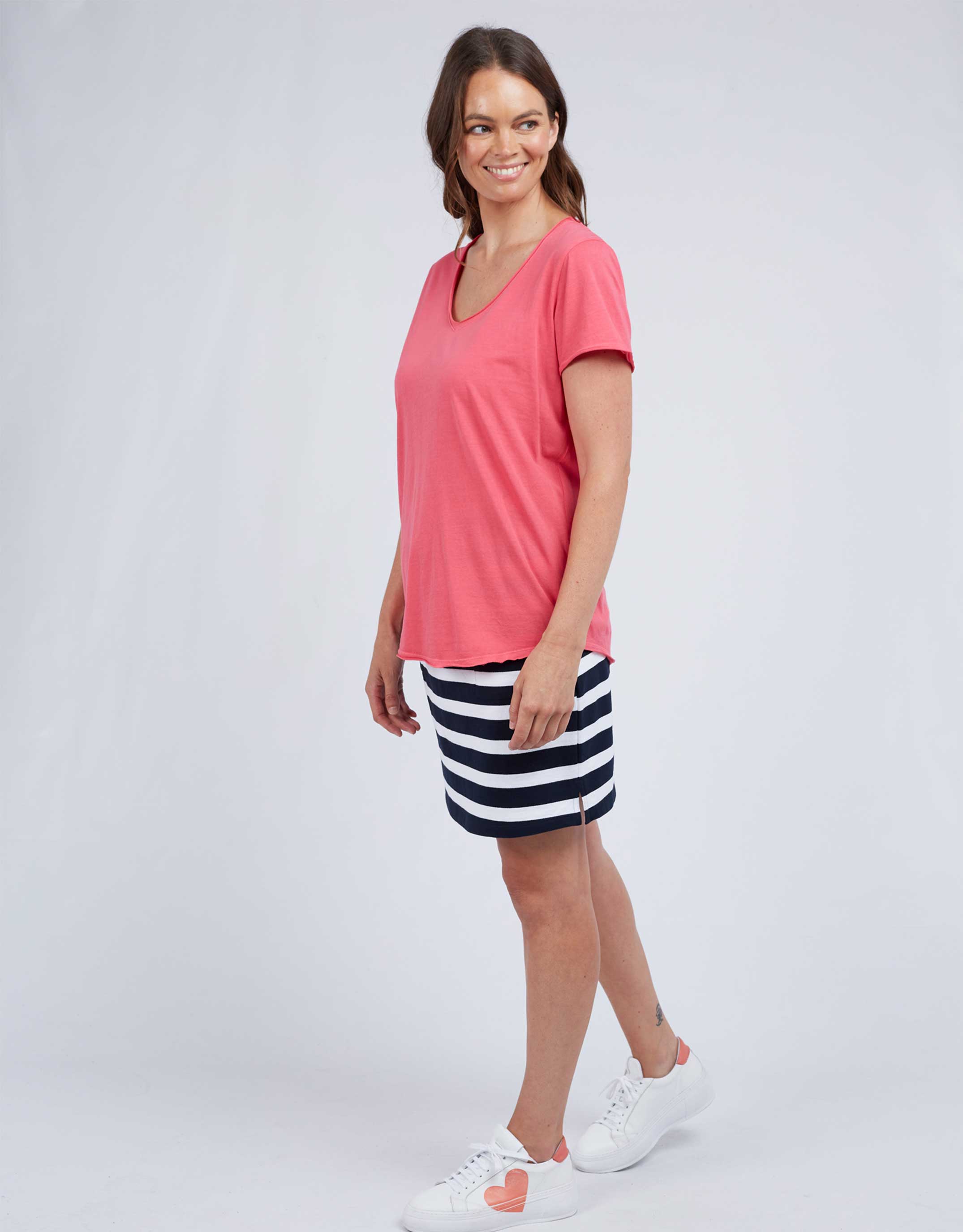 paulaglazebrook. Women's Clothing Elm Fundamental Vee Tee Watermelon