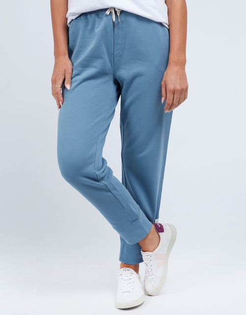 elm-victoria-fleece-wash-out-lounge-pant-blue-womens-clothing