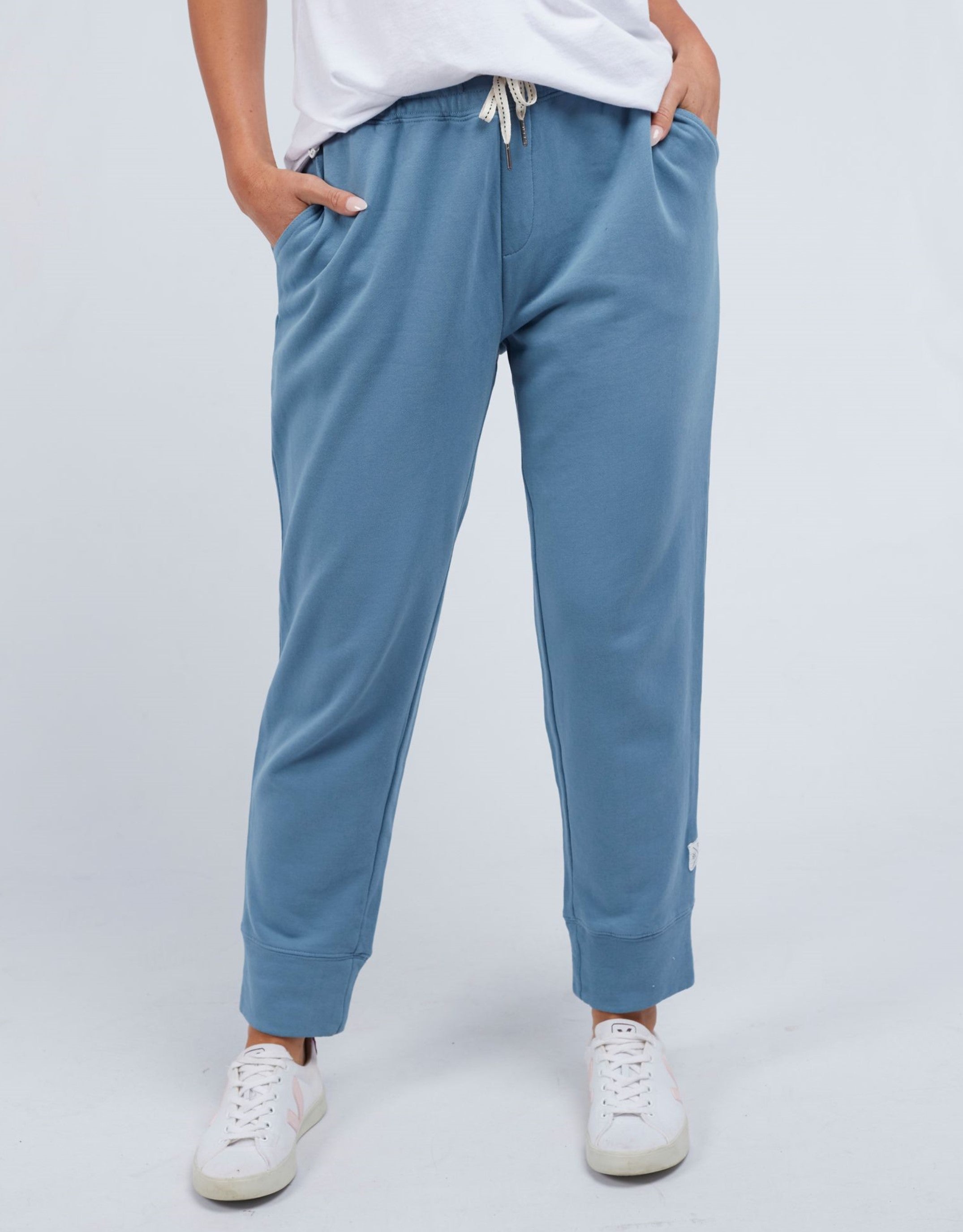 elm-victoria-fleece-wash-out-lounge-pant-blue-womens-clothing