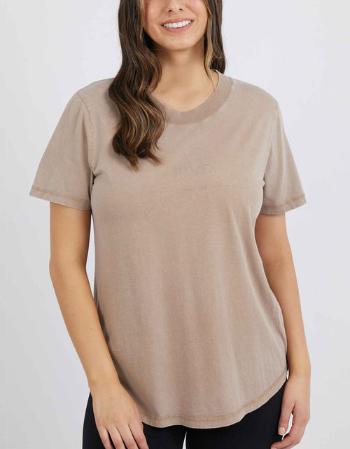 foxwood-fly-tee-sand-womens-clothing