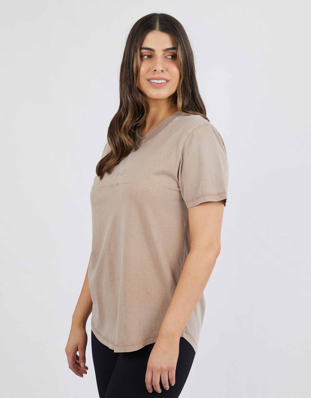 foxwood-fly-tee-sand-womens-clothing