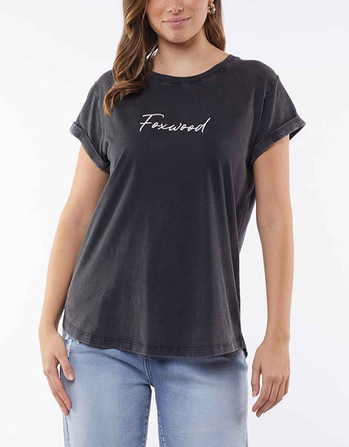 foxwood-signature-tee-black-womens-clothing