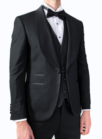 Black satin shawl or peak lapels are absolutely great selection for black tie dress code