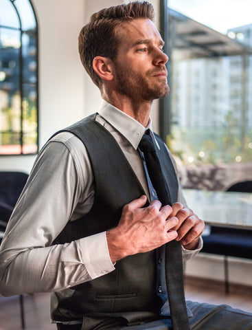 How to Tie a Necktie  Jack Martin Menswear