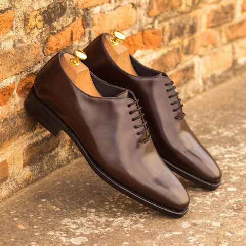a whole-cut oxford is made up of a single piece of leather