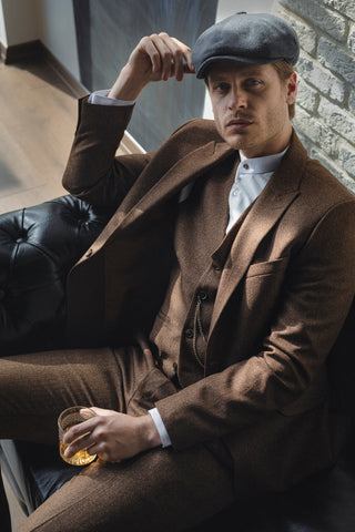 How to Wear a Tweed Suit?