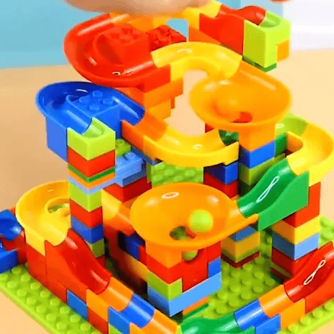 The educational and creative construction game playground
