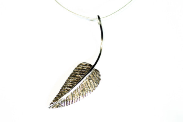 Dangling Leaf Necklace Silver