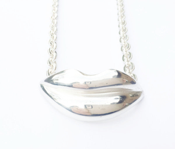 Lovely Lips Silver Necklace