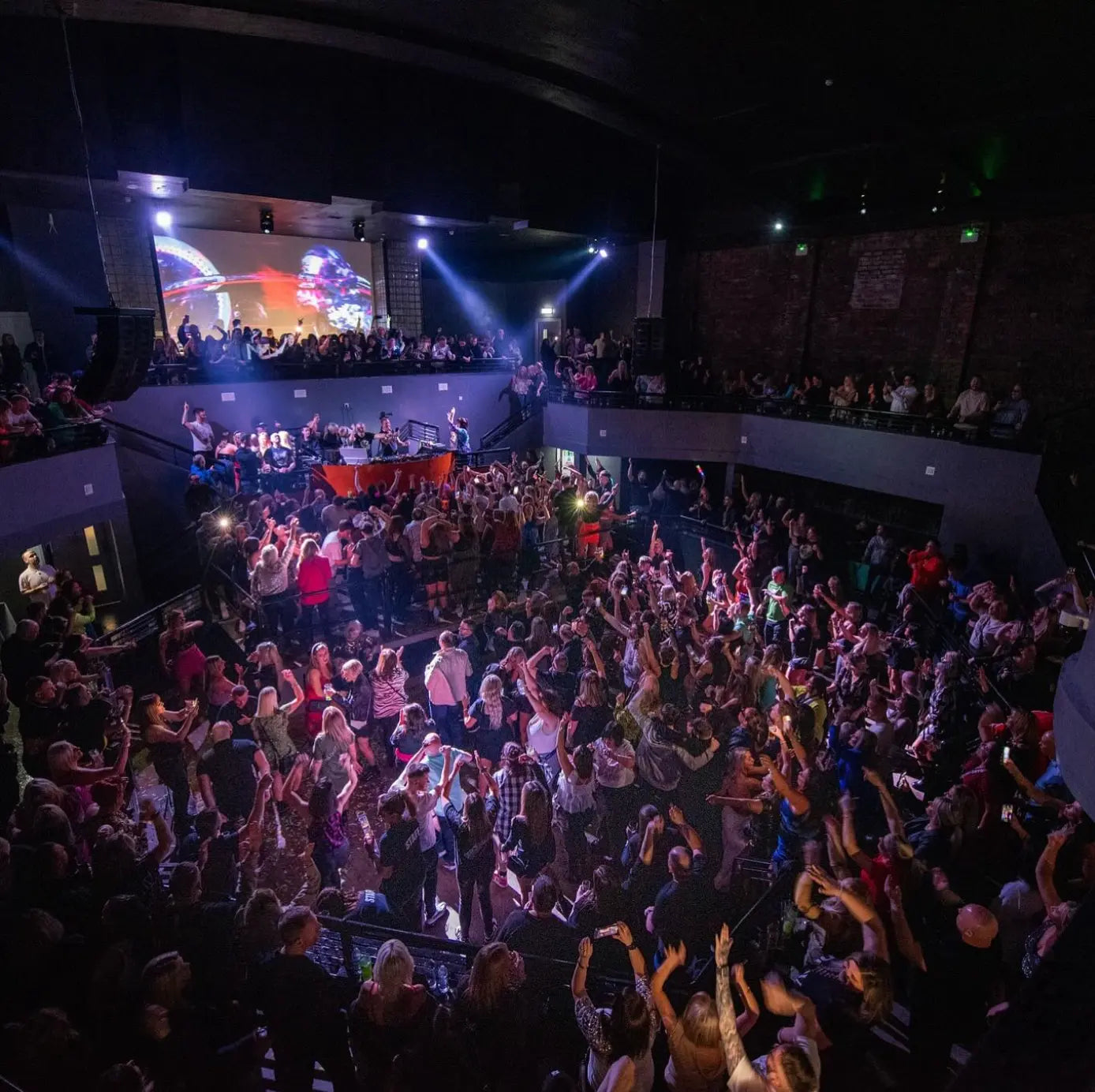 A packed club crowd at The Metro-Reloaded