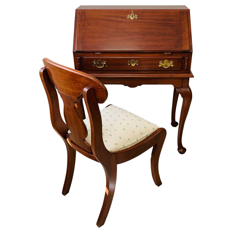 queen anne style writing desk