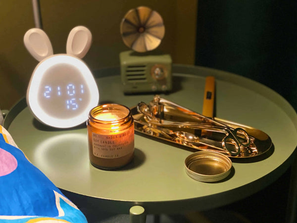 vela-encendida-con-set-cuidado-velas