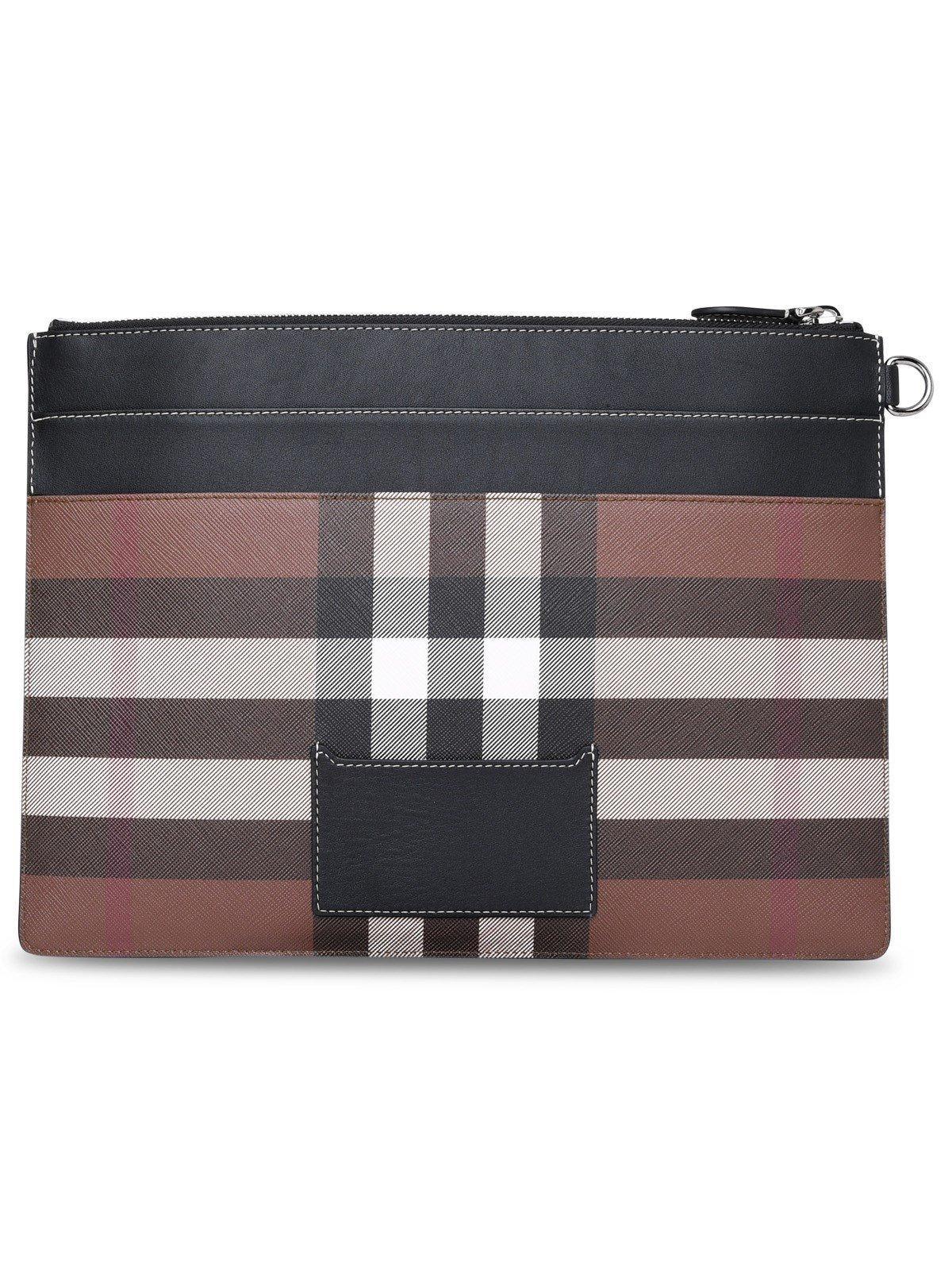 BURBERRY BURBERRY LOGO PATCH ZIPPED WALLET