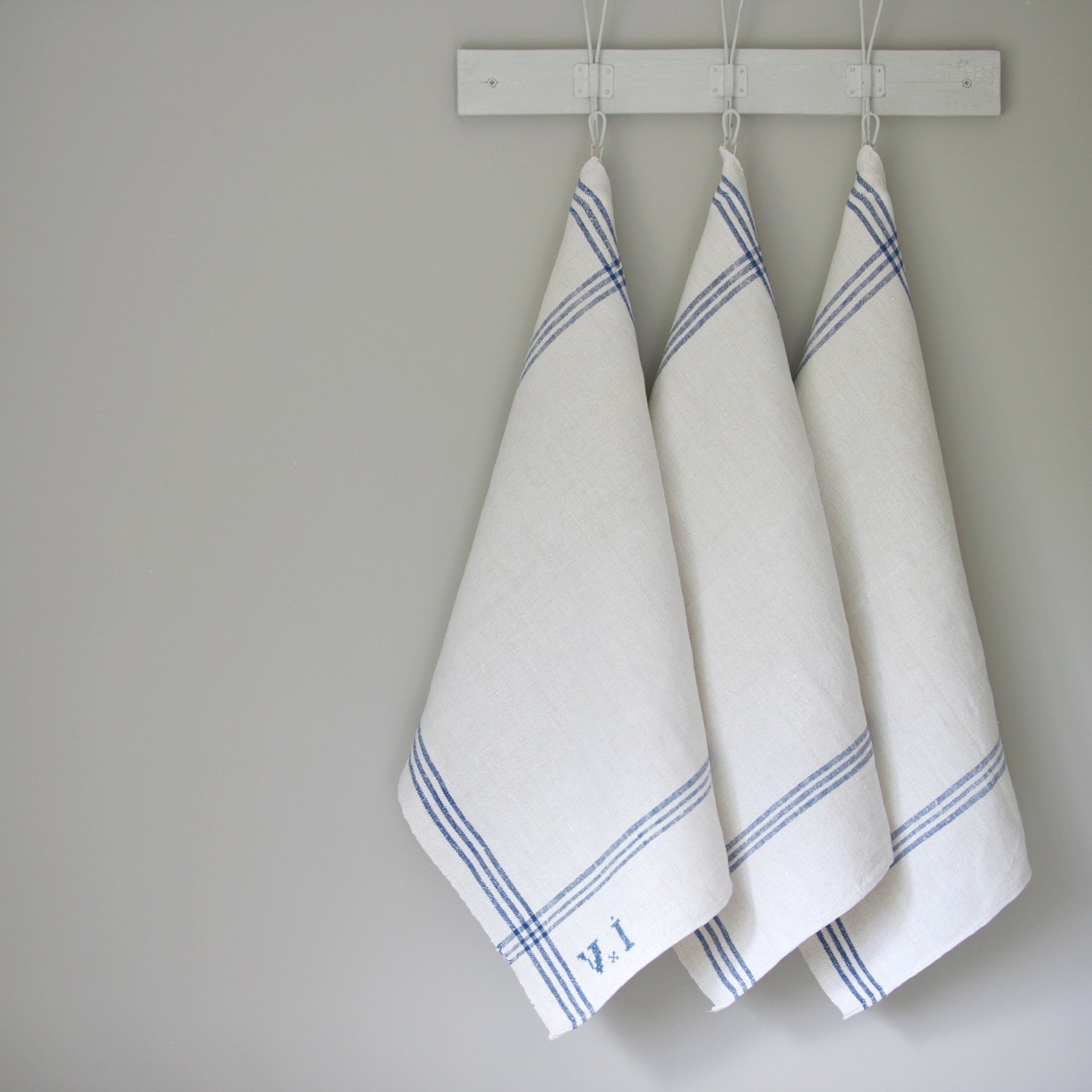 Vintage Linen Towel 35