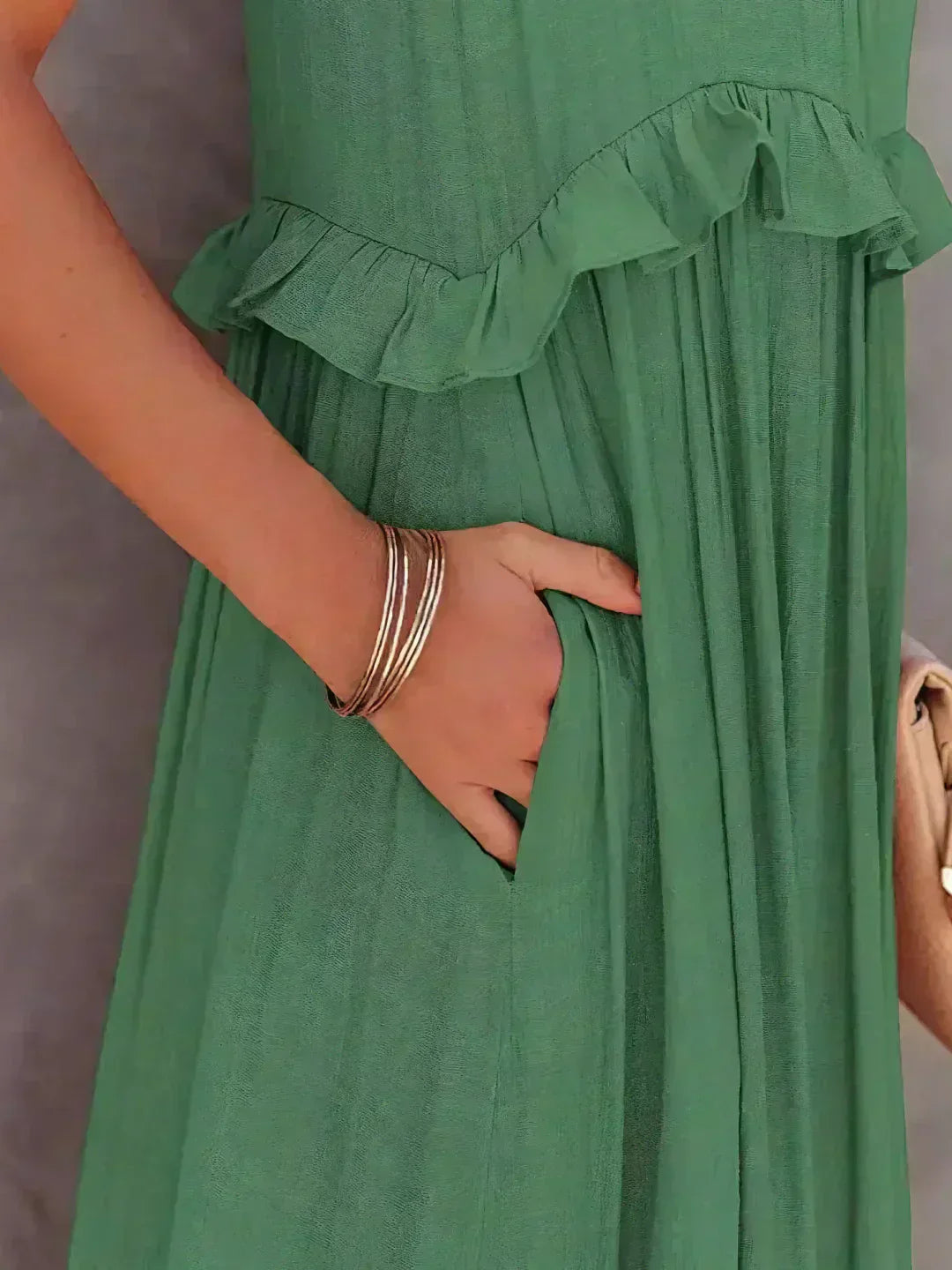 Helly - Halter neck dress with ruffles and pockets - Image 18