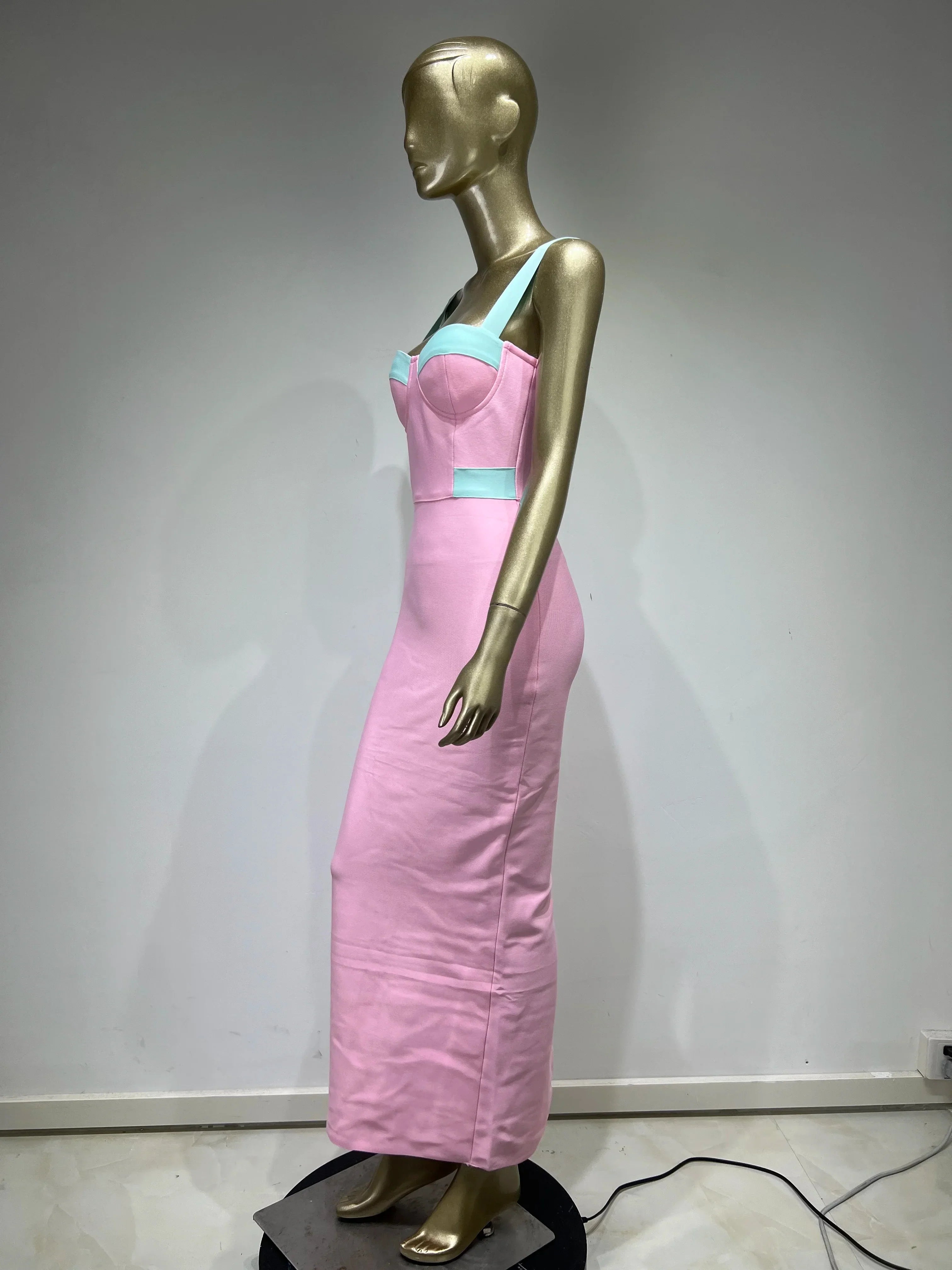 Elegant Pink V-Neck Maxi Dress for Women      Perfect for Parties - Image 9