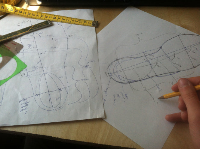 Further last planning: simplifying and smoothing a biological foot into a parametric last.