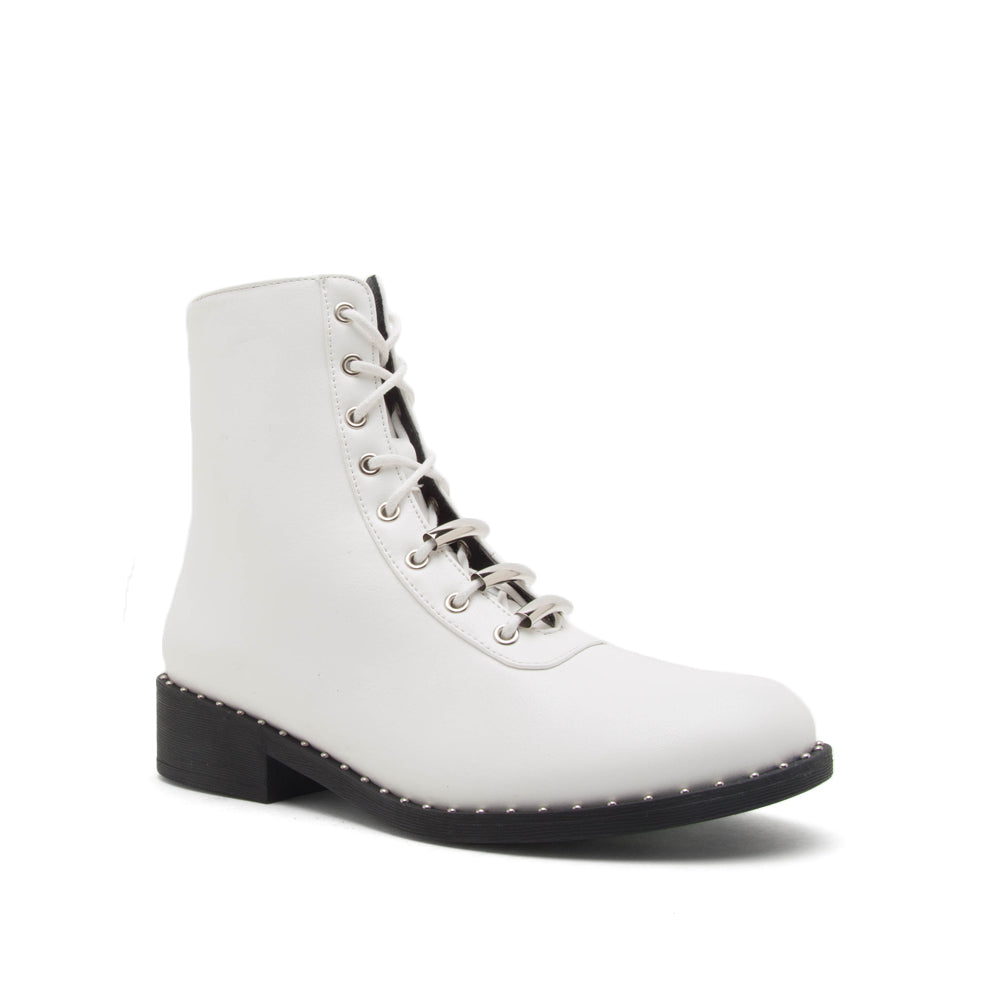 white plateau boots