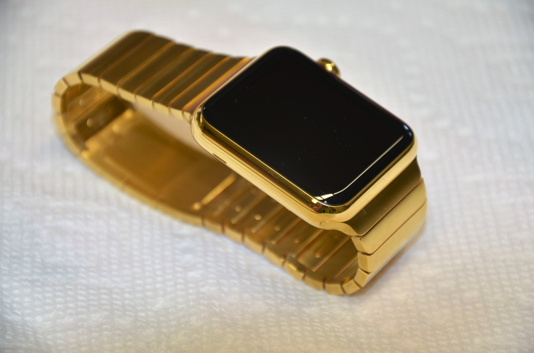Apple watch gold stainless. Золотые АПЛ вотч. Эппл вотч золотые. Золотой браслет для Эппл вотч. Эппл вотч золотой корпус.