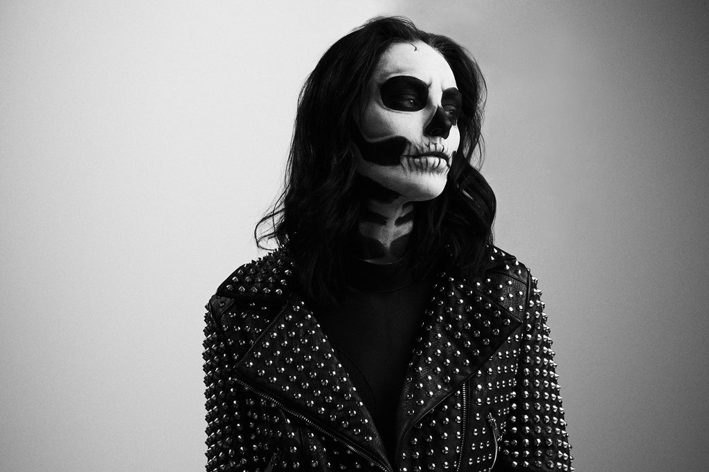 Skull model makeup 