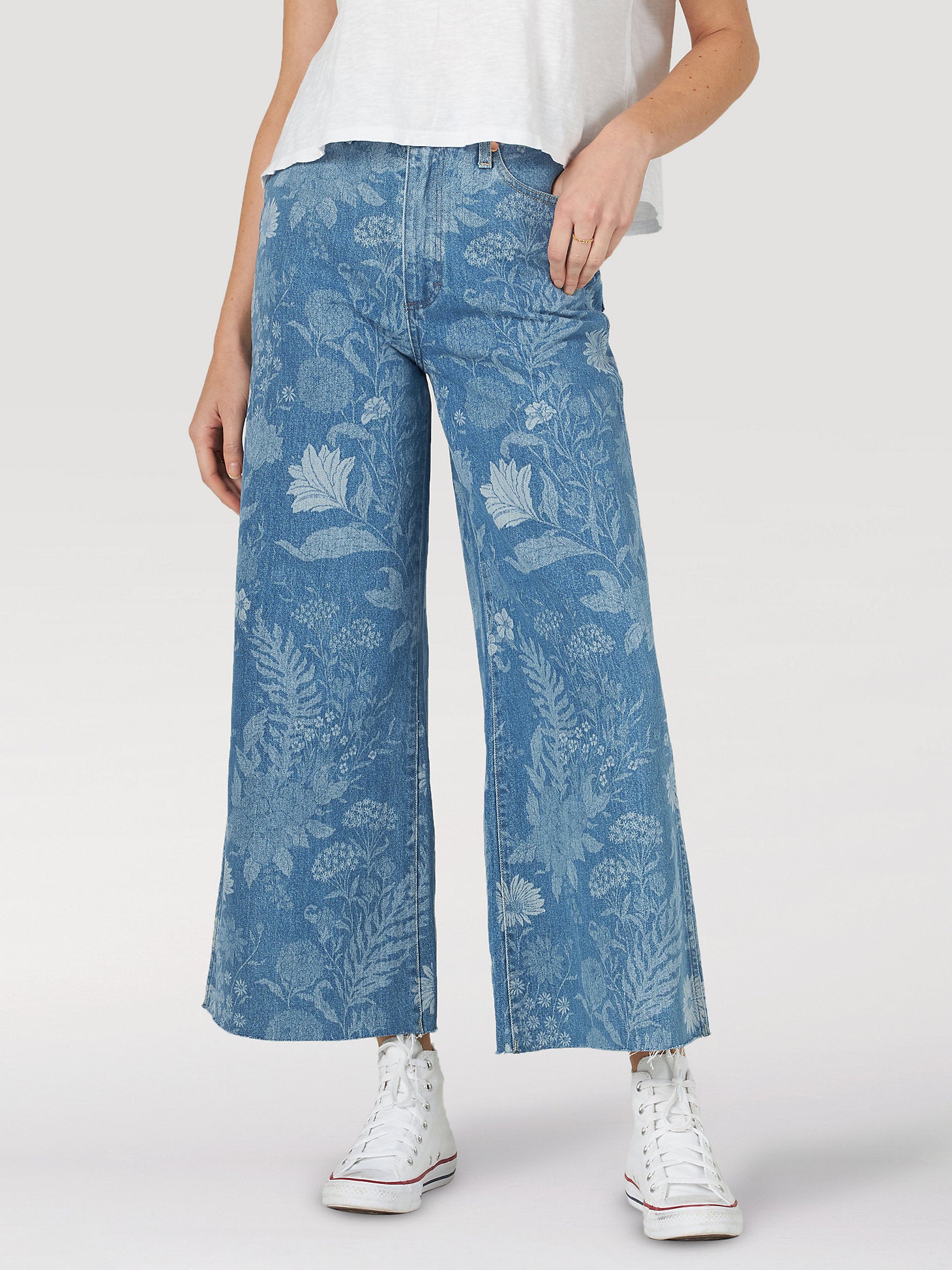 Wrangler Worldwide 662 Crop Jean Indigo Flower