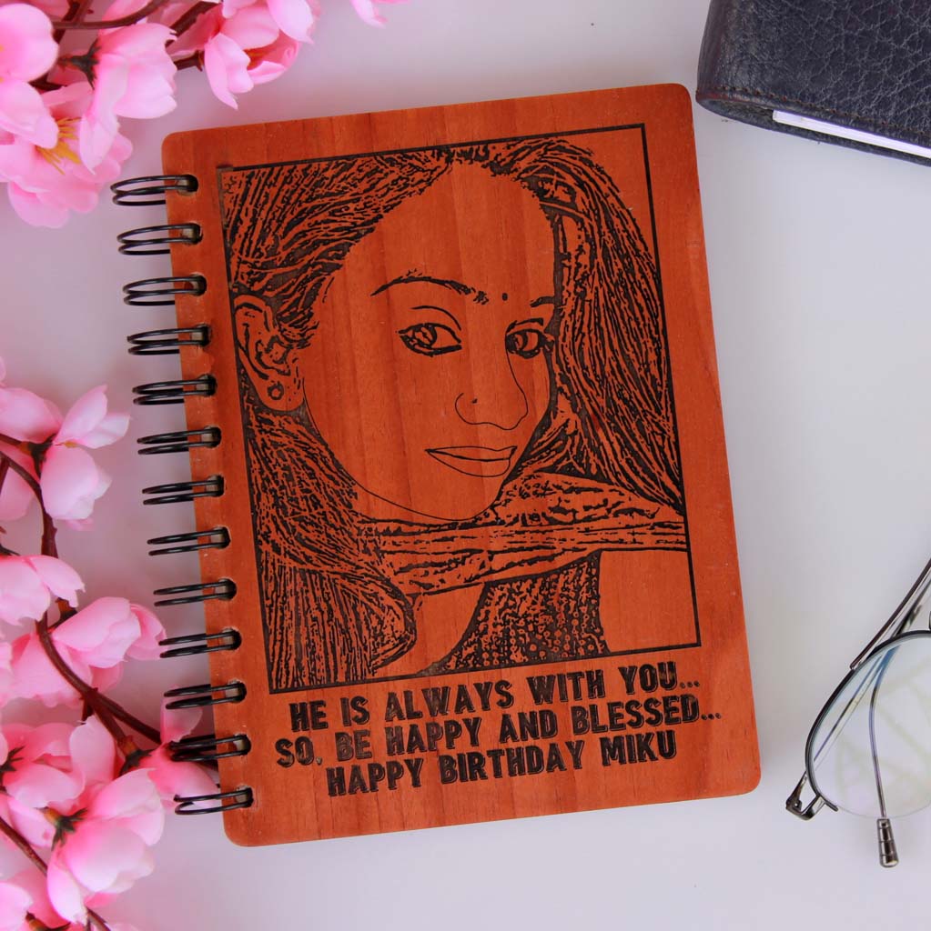Wooden Notebook As Photo Gift for Friend. This Personalised Notebook Makes Fun Birthday Gifts For Friends. This Is The Best Gift Ideas for Friends.