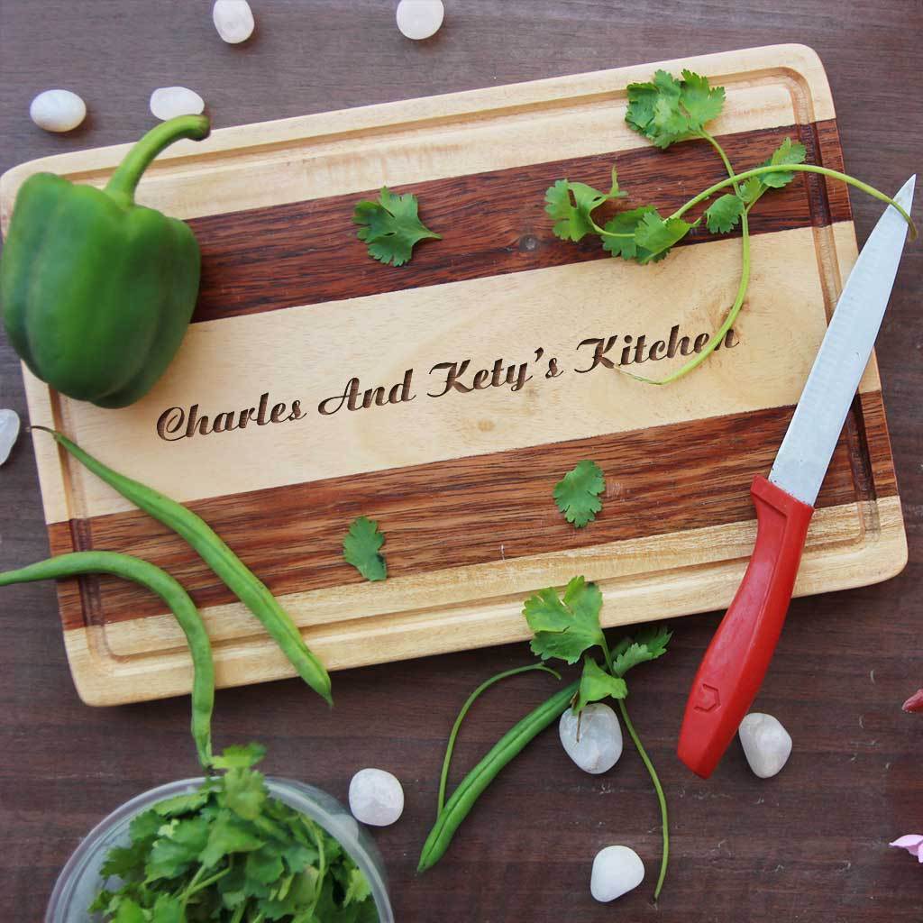 https://cdn.shopify.com/s/files/1/0941/2500/products/Personalised_Wooden_Chopping_Board_Woodgeek_Store_b83d3c24-ac36-4c3e-9a3b-3dd1c7be9c7c_1600x.jpg?v=1579608828